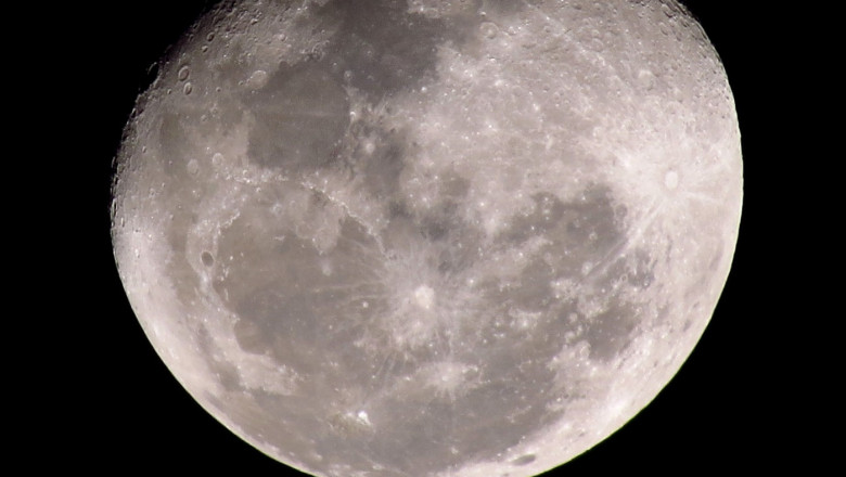 Fragment SpaceX prăbușit pe Lună cu viteză uriașă, astronomii confirmă.