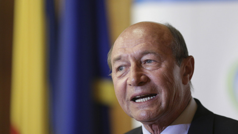 Băsescu: Președintele să nu mai tergiverseze, solicitare ridicolă, să