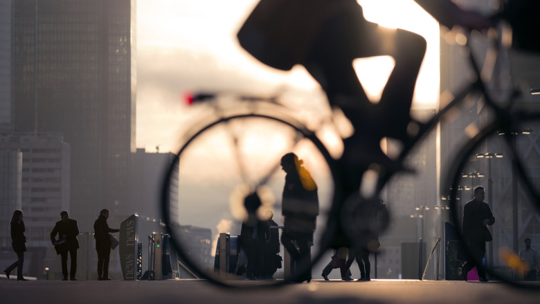 Primarul unui oraș din Italia interzice bicicletele în centrul istoric după ce a fost lovit de „una dintre…