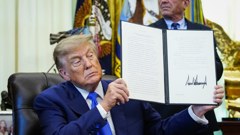 Trump, noi recomandări în privinţa vaccinării copiilor și falsa legătură cu autismul. Vorbește de „doze de…