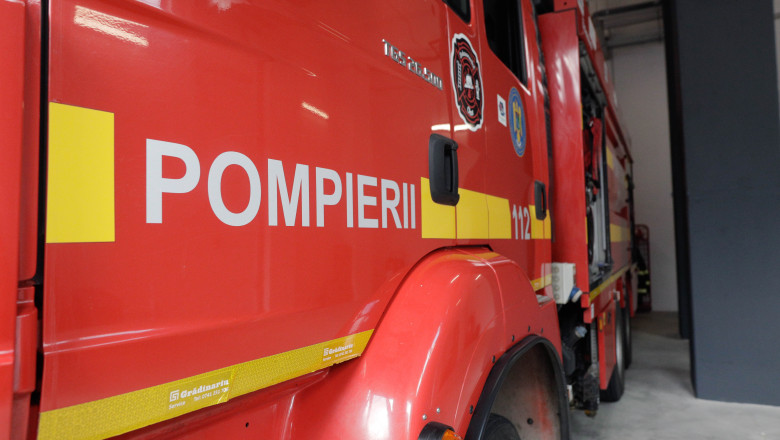 Incendiu puternic în flăcări lângă Shopping City Râmnicu Vâlcea