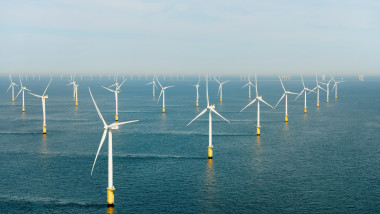 Guvernul a stabilit zonele din Marea Neagră care vor putea găzdui viitoarele parcuri eoliene. La cât se ridică impactul economic