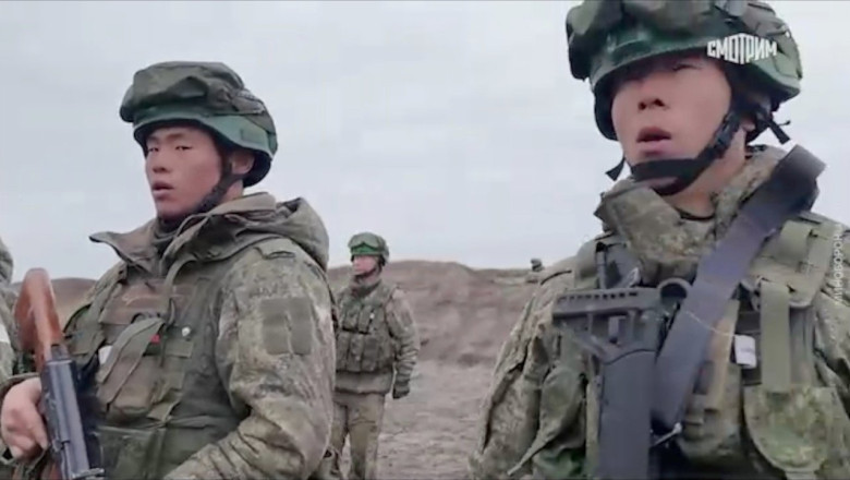 „Rușii încearcă să le ardă literalmente fețele”. Ucraina a capturat mercenari plătiți de Putin din peste…