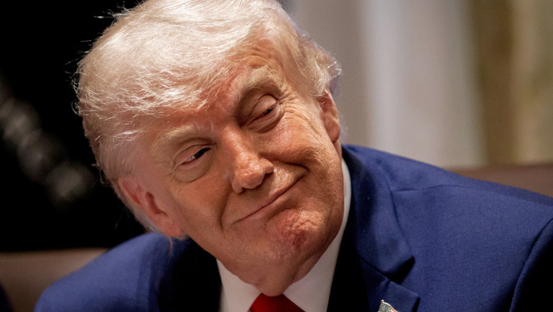 „Îmi pare rău să văd cum mor tineri”. Trump compătimește, dar interzice exportul de rachete interceptoare…
