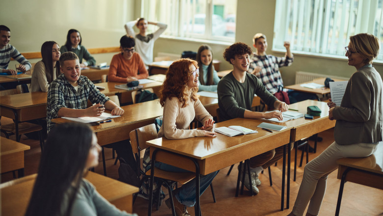 Cine poate primi până la 5.000 de lei pentru rezultatele de la Evaluarea Națională și bacalaureat 2026…