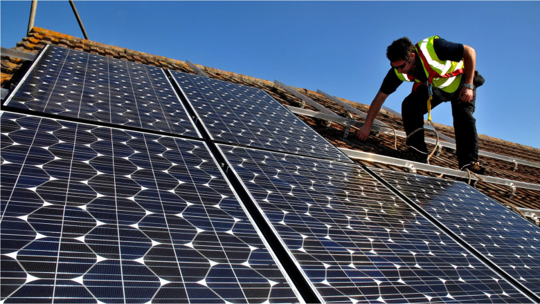 Ministerul Mediului lansează în consultare publică programul pentru baterii la fotovoltaice: ce reguli…