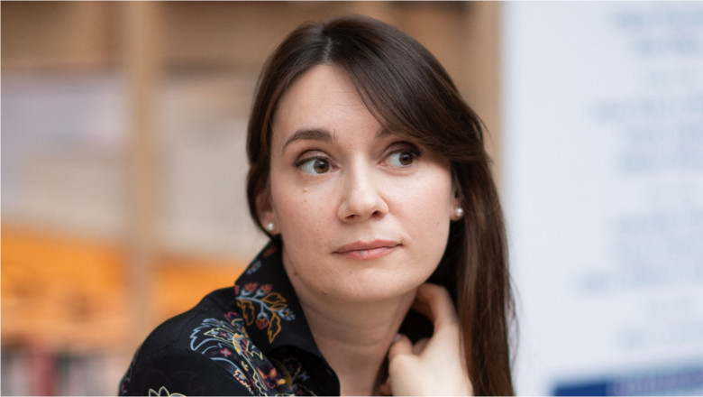 Expulzarea Xeniei Fedorova: cum a ajuns o voce pro-Putin să divizeze scena media și politică din Franța