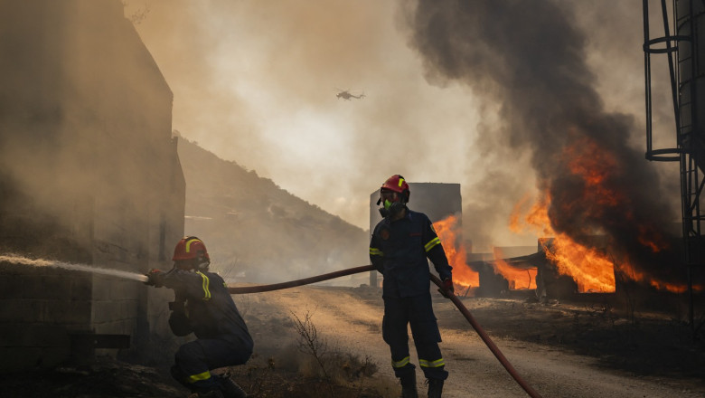 Incendiu de pădure în Halkidiki: turiștii evacuați din Grecia