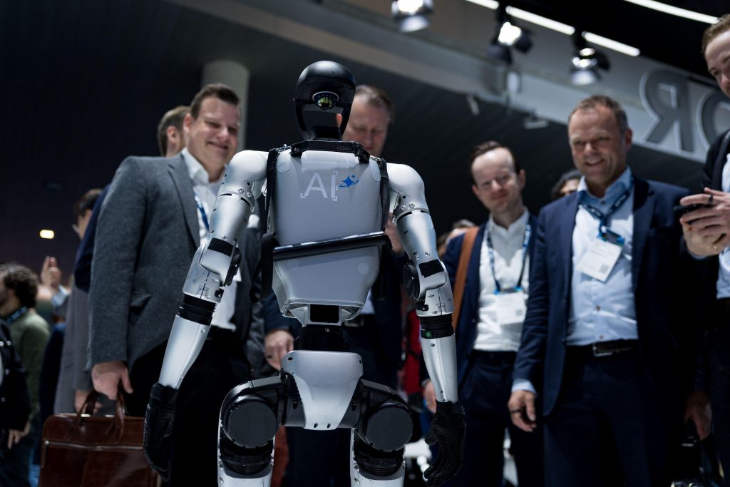 „Ne îndreptăm către un moment ChatGPT” în domeniul roboților umanoizi. Ce spune șeful companiei care a surprins miercuri lumea