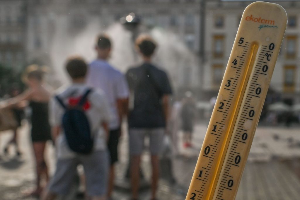 Prognoza meteo pe o lună de la ANM: Vine un val de căldură neașteptat în toată țara