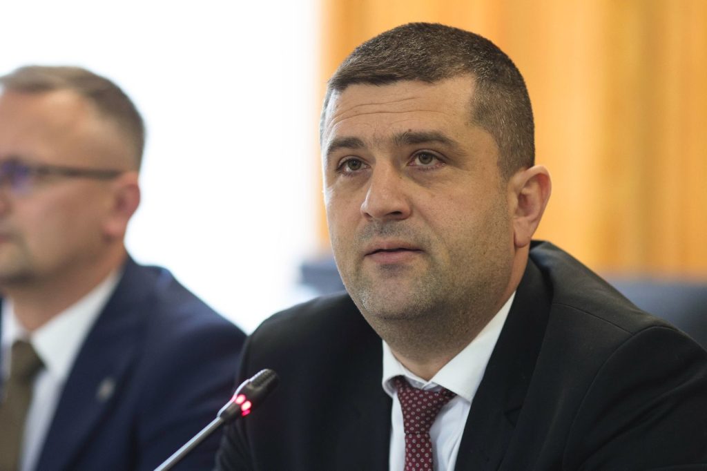 Cum explică ministrul Apărării creșterea numărului de drone ajunse pe litoral. „Nu există indicii că gradul de risc ar fi crescut pentru populație”