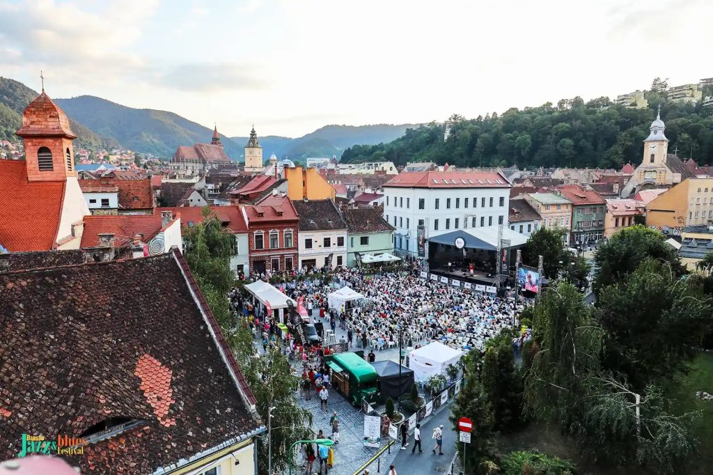 Un weekend în august la Brașov – descoperă orașul în ritmuri muzicale, la Brașov Jazz & Blues Festival