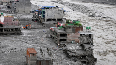 Mii de dispăruți în Nepal: peste 900 de morți în bilanț provizoriu