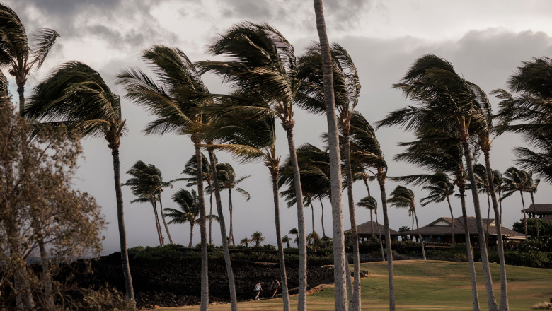 Uraganul Lala lovește Hawaii. Zeci de mii de oameni au rămas fără curent, iar aeroporturi și porturi au…