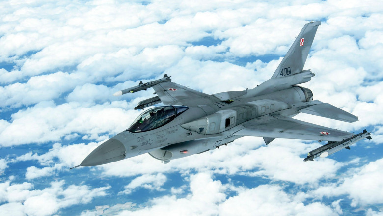 Avioanele de vânătoare F-16 poloneze au interceptat un avion de spionaj rus la 60 km de țărmul Mării…