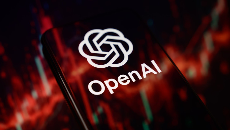 AI ar putea lansa atacuri continue; OpenAI suspendă antrenarea modelelor