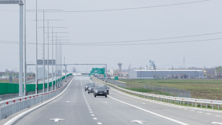 Lamele verzi de pe autostradă: esențial pentru siguranța șoferilor