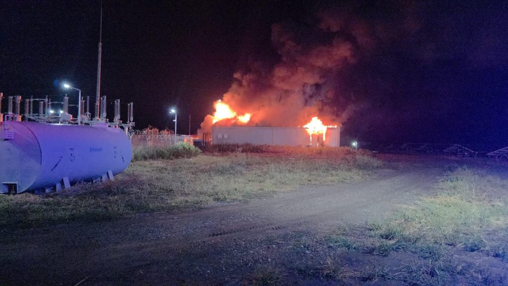 Incendiu la hală baterii Buzău: pompieri din multe județe mobilizați