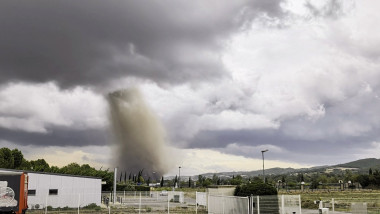 Video&Foto Tornadă în sudul Franței: cel puțin 41 de răniți și 300 de locuințe afectate. Furtunile au cauzat probleme în toată regiunea
