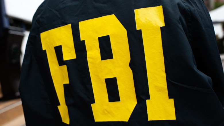 Un agent FBI, arestat după ce ar fi furat aproape un milion de dolari. Își pregătea fuga din SUA