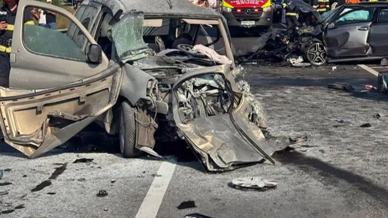 Trei mașini s-au ciocnit în Timiș: un bărbat a murit, șase rănite