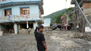 Video Bilanțul dezastrului din Nepal continuă să crească: peste 460 de morți. „Nu mai am pe nimeni care să mă aștepte. Toți s-au dus”