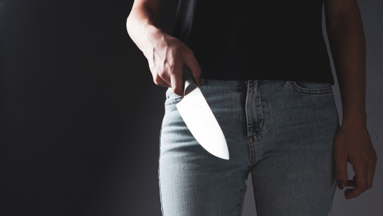 Un bărbat din Timiș, înjunghiat de fiica de 13 ani după ce și-ar fi atacat soția. Avea ordin de protecție