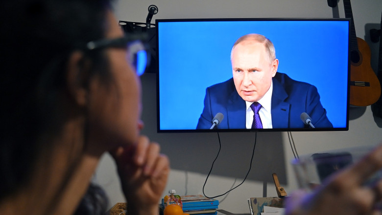 Sancțiunile provocate de războiul din Ucraina lasă rușii fără televizoare: singura fabrică a dat faliment