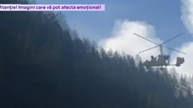 Video Italia: Elicopterul prinde cablurile telecabinei și explodează