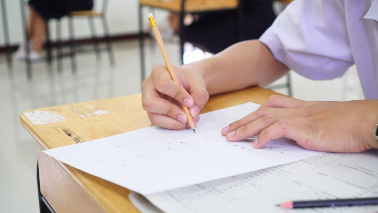 Baremul de corectare la limba maternă a fost publicat de Ministerul Educației. Cum se rezolvau subiectele…