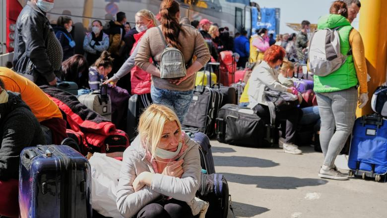 Românii nu mai vor să muncească în străinătate: Scădere istorică a numărului celor care aplică la joburile…