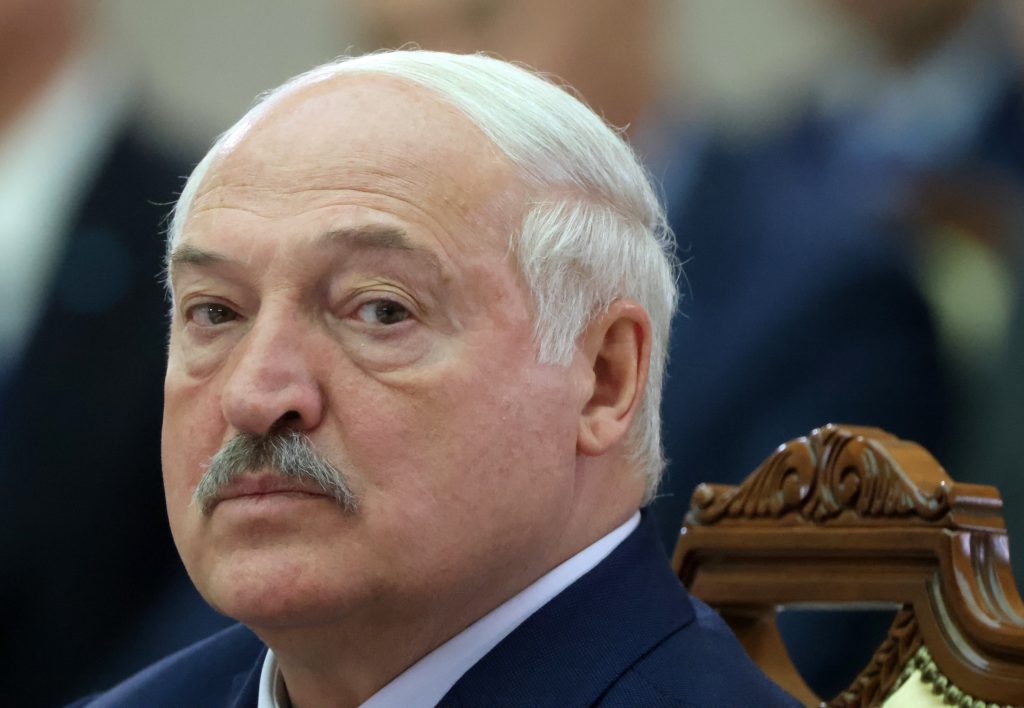 Belarus își testează armata în condiții de război. Decizia lui Lukașenko vine în contextul vizitei șefului CIA