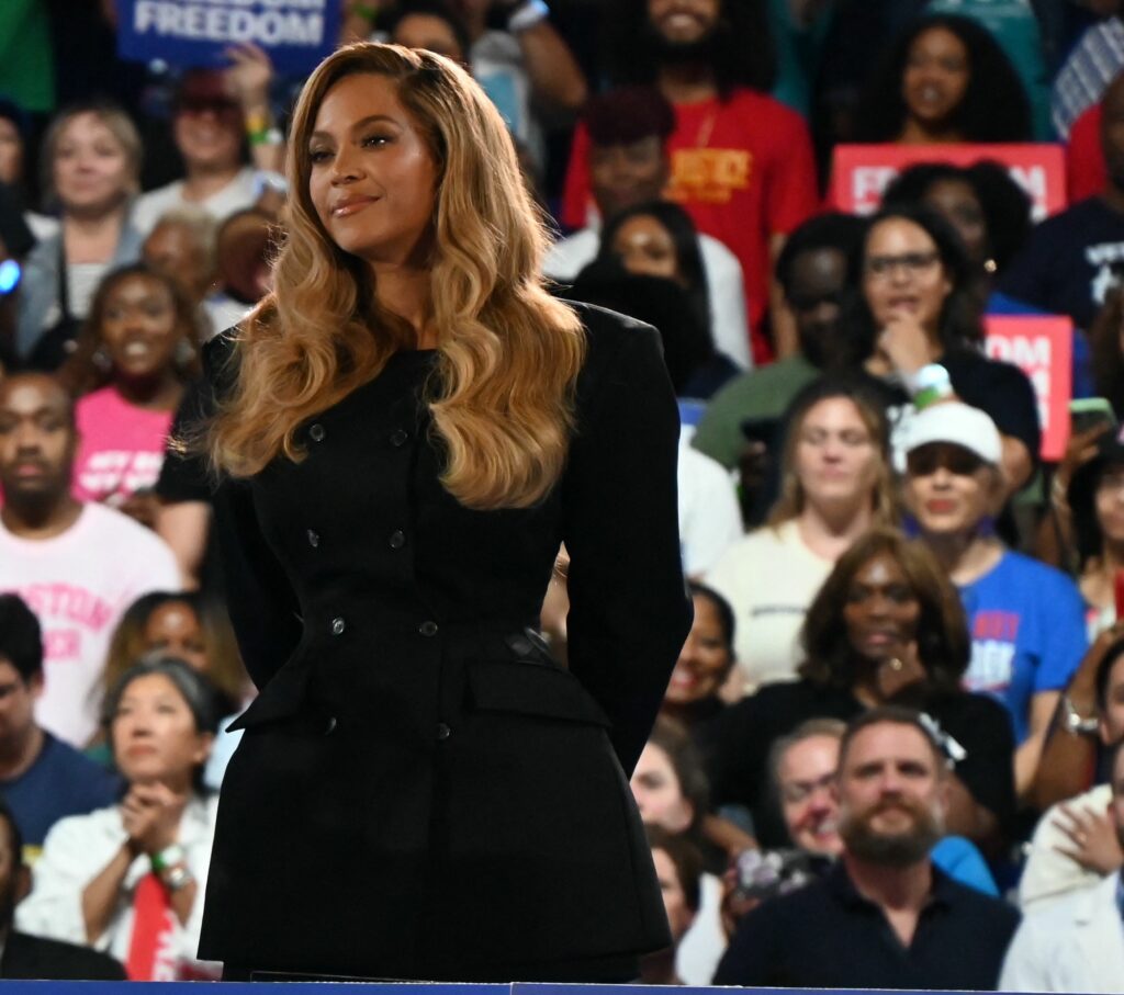 Beyoncé donează un milion de dolari pentru victimele cutremurului din Columbia