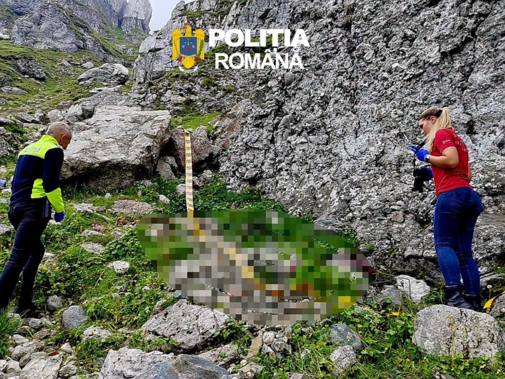 Operațiunea de căutare a turistului britanic dispărut în Bucegi. Au fost găsite un cadavru și actele tânărului. Ce spune Poliția