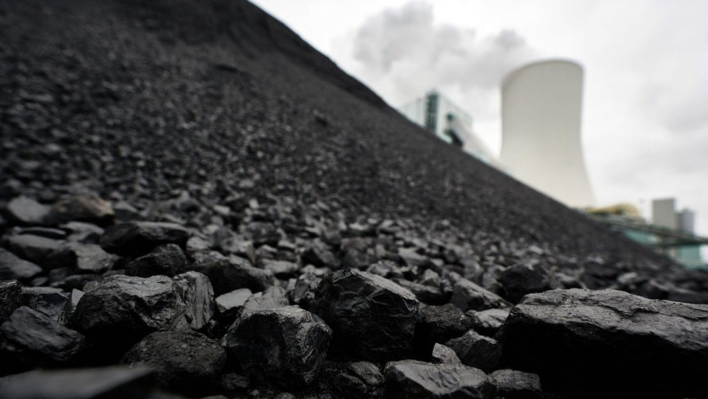 Președintele trimite la CCR legea decarbonizării sectorului energetic