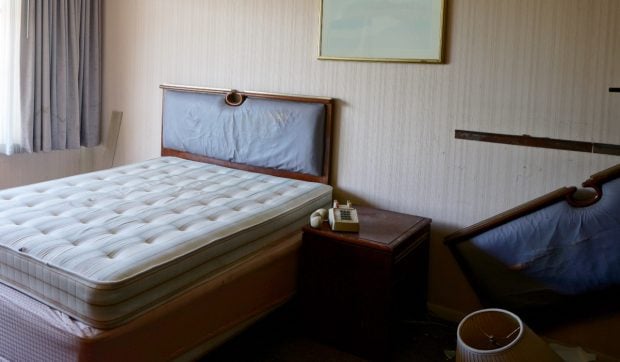O turistă a plătit peste 1.800 de euro pentru un sejur în Grecia, dar condițiile din hotel au făcut-o să plece în prima noapte