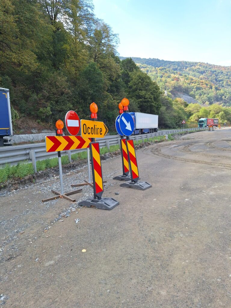 Șoferii din Valea Oltului: DN7 deviat până la sfârșitul anului