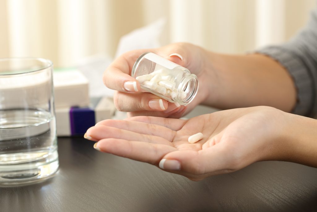 Farmaciile din România suspendă temporar vânzarea Colebil și Panzcebil