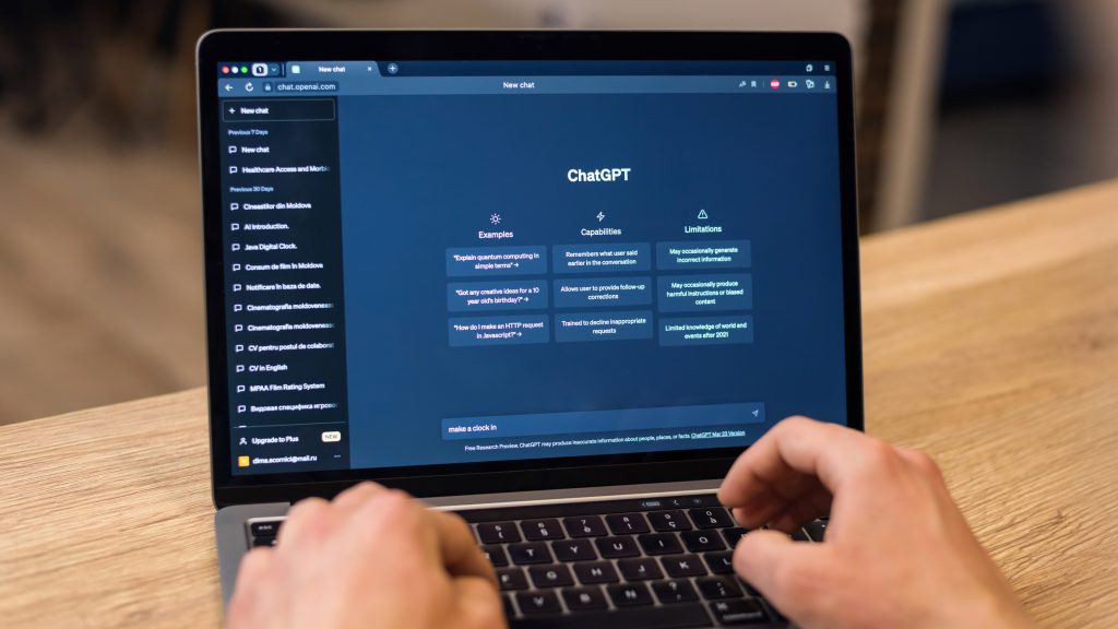 ChatGPT nu mai scrie ca Agatha Christie: schimbarea discretă de OpenAI