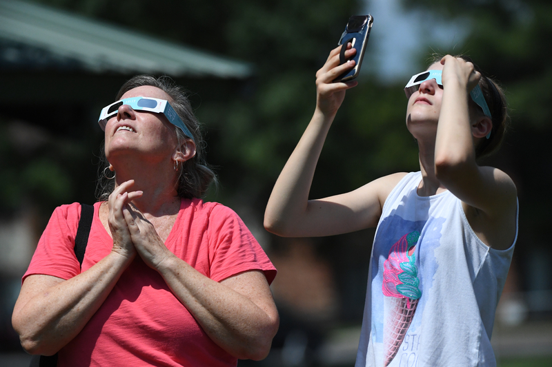 Eclipsa totală din 12 august: Cum transformă 89 de secunde de întuneric un sat european izolat în capitala astroturismului