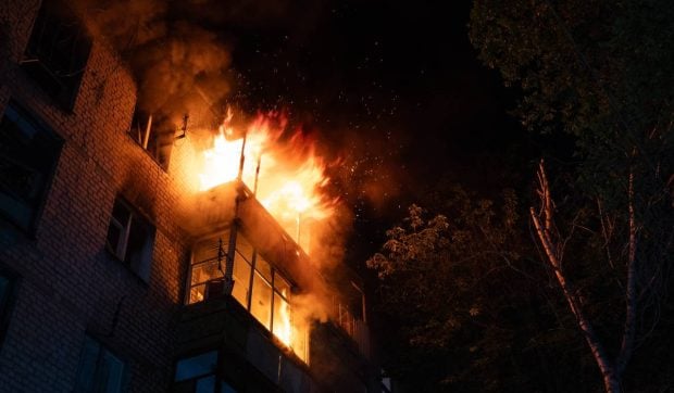 Explozie puternică în bloc din Galați: 3 răniți, peste 60 evacuați