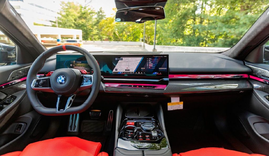 BMW M5 nou devalorizat 16.000 euro după 300 km, cost 114.000 euro