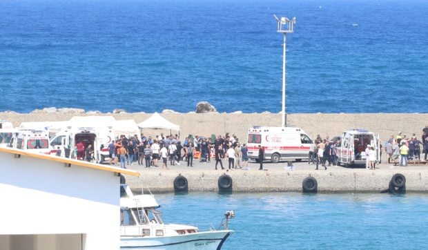 Feribot cu 270 persoane naufragiat lângă Cipru: 8 murii, 17 dispăruți