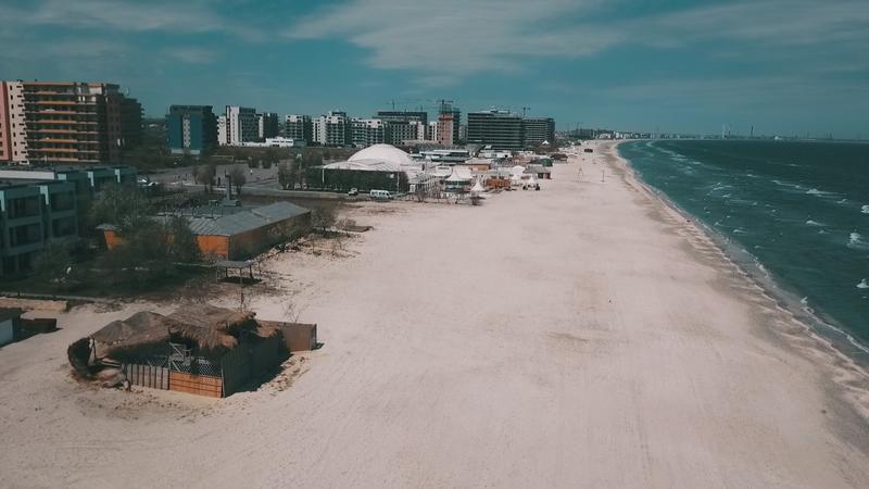Resturi de dronă, găsite în apropierea unei plaje de pe litoralul românesc. Autoritățile anchetează proveniența rămășițelor