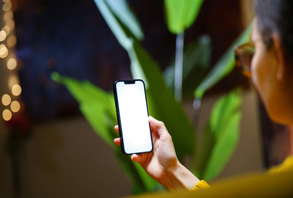 Reduce timpul petrecut pe smartphone: soluții simple ale cercetătorilor