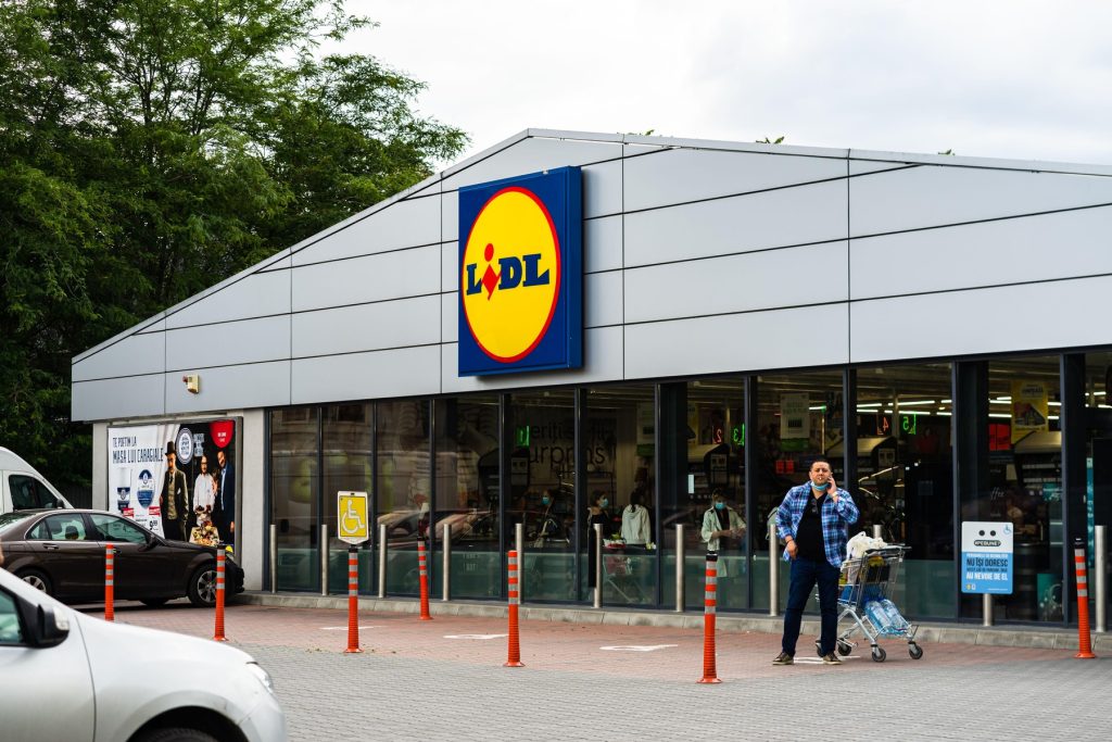 Lidl confirmă oficial mișcarea observată zilele trecute pe rafturi de clienții din România