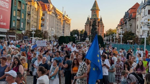 Criza politică și lipsa de încredere în instituții românești