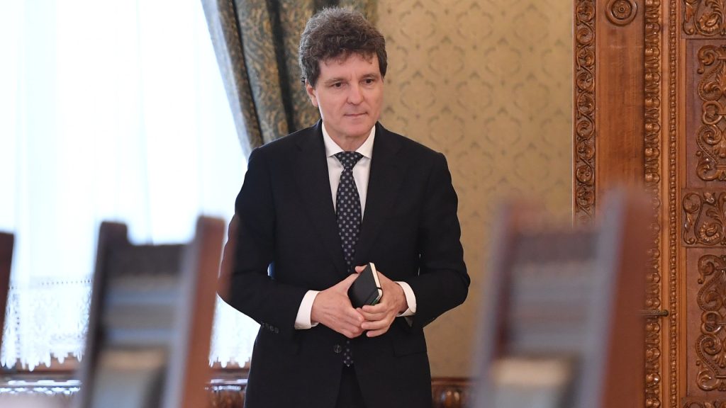 Nicușor Dan atacă la CCR legea decarbonizării. Președintele avertizează asupra riscurilor pentru PNRR și protecția mediului
