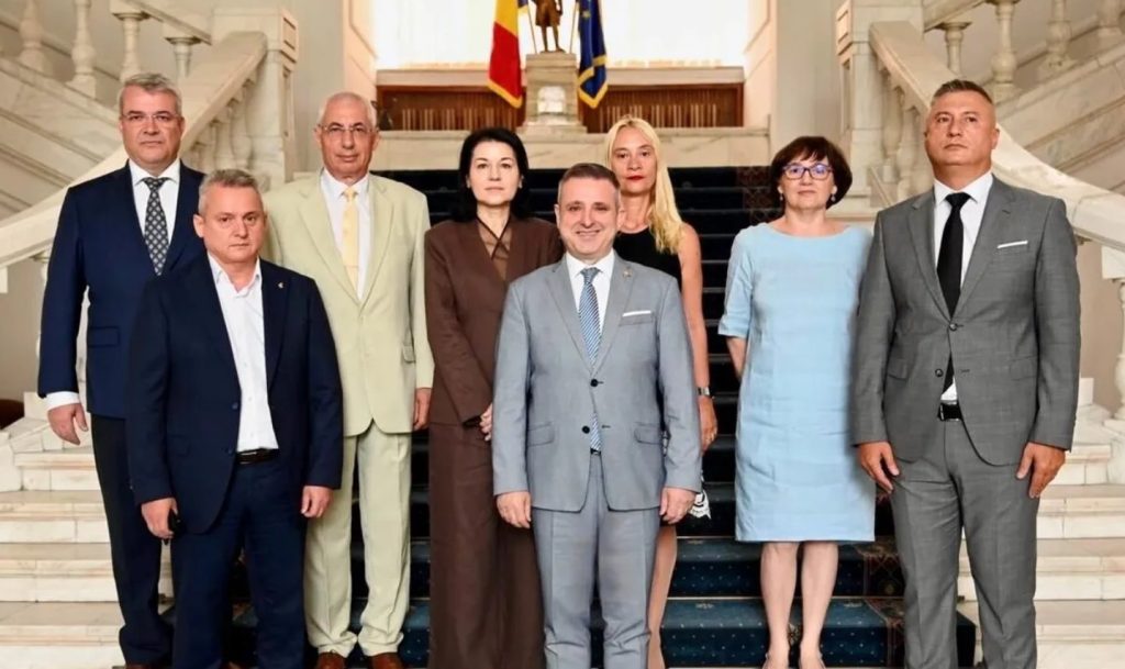 Patru foști judecători, Corina Corbu, numiți notari fără examen