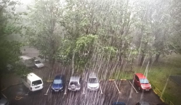 Furtuni, grindină și caniculă în România. Lista zonelor pentru care ANM anunță rafale de 70 km/h și temperaturi de 37°C